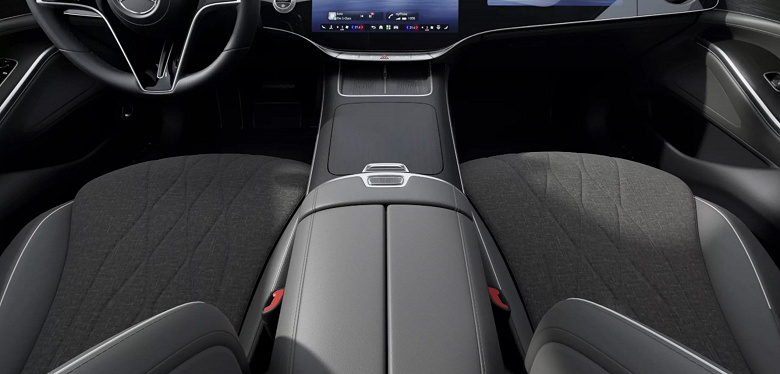 Mercedes S-класса впервые за 50 лет получил тканевые сиденья, и за них нужно доплачивать